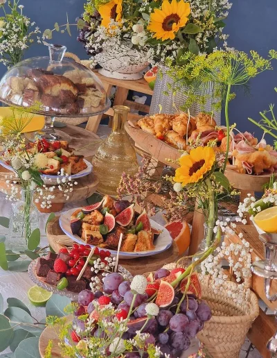 table buffet desserts fruits et pâtisseries